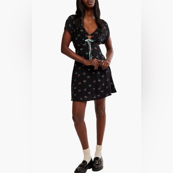 Free People Dresses & Skirts - Free People Everyone's Favorite Minidress